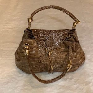 NWT Beige magnetic Closure, gold accented Faux Leather Purse w/lots of storage